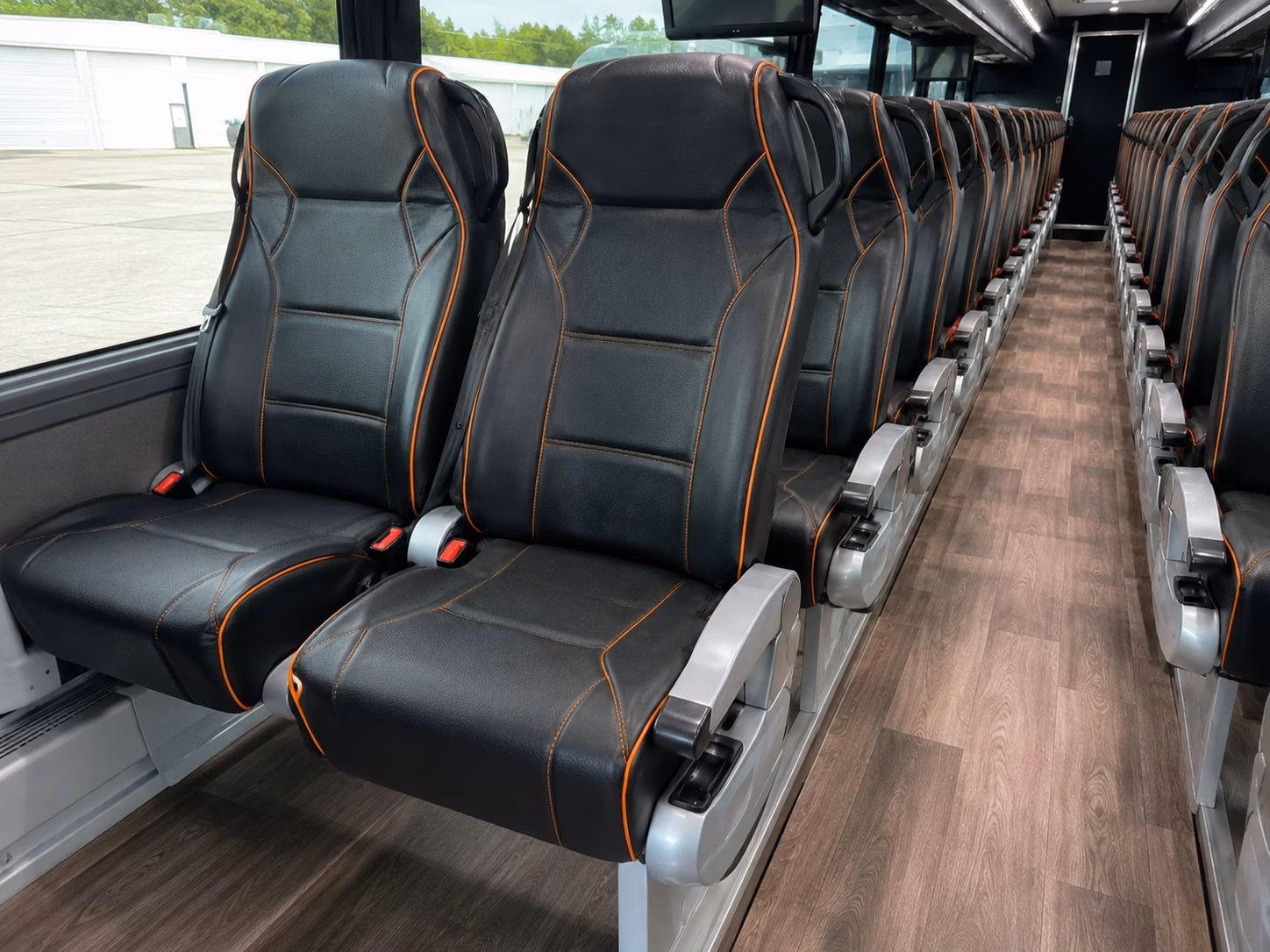 new york city charter bus rentals for yankees and mets games